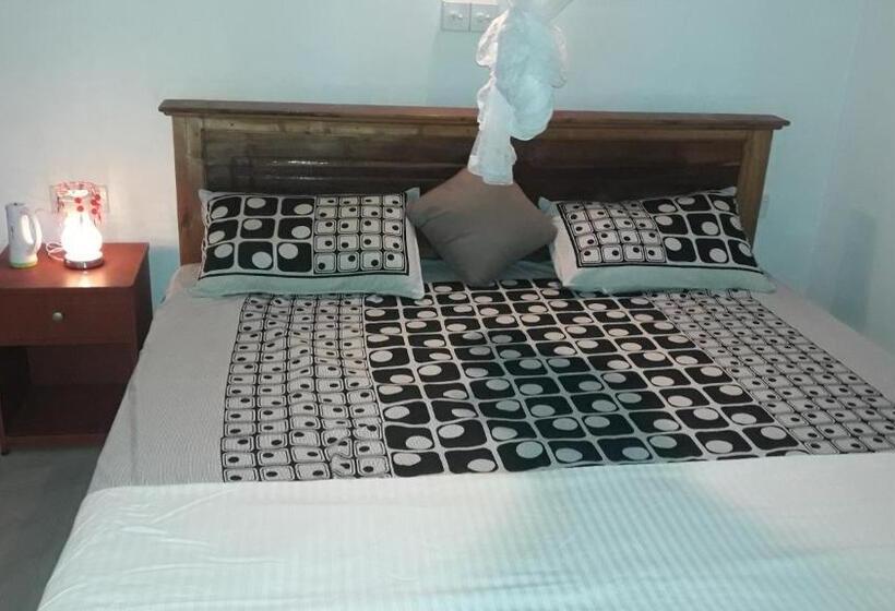 تختخواب و صبحانه Susee Villa