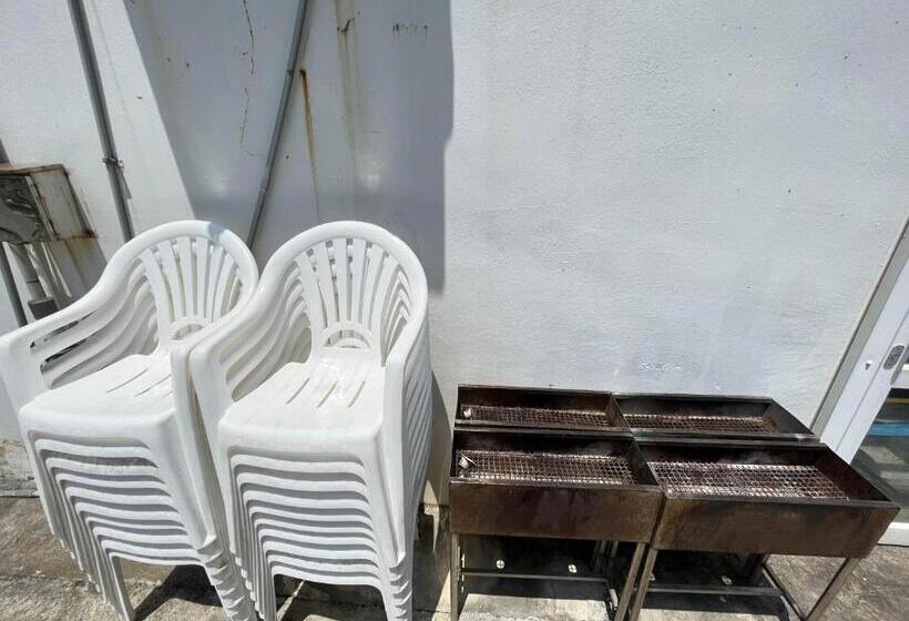 ベッドアンドブレックファースト Cest La Vie