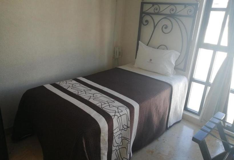 ホテル El Campanario