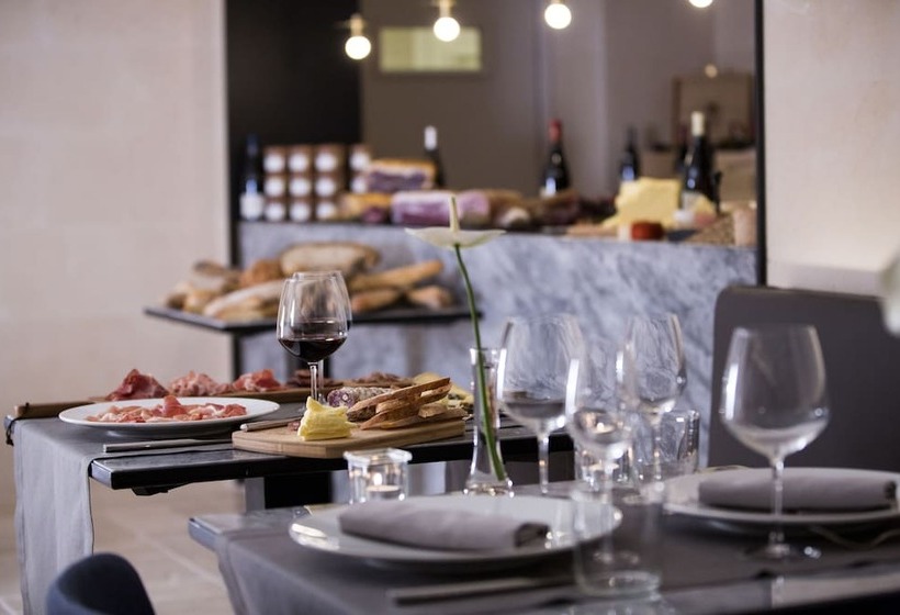 Отель Etoile De Pompadour