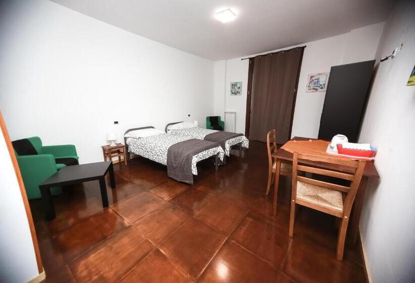 فندق La Boheme Smart