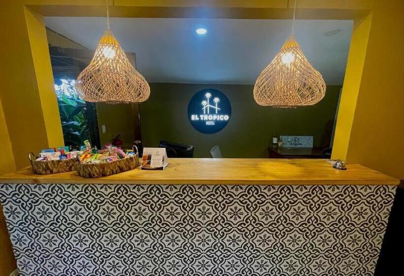 هتل Y Cabinas Del Trópico