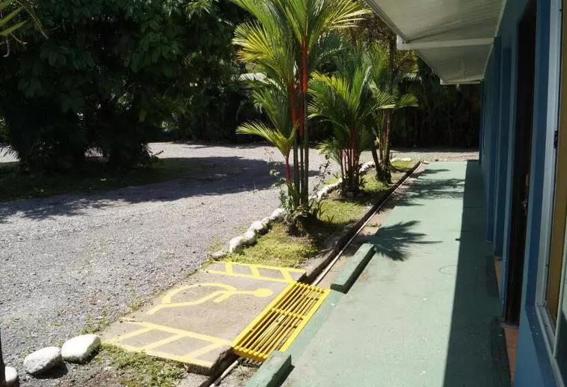 ホテル Y Cabinas Del Trópico