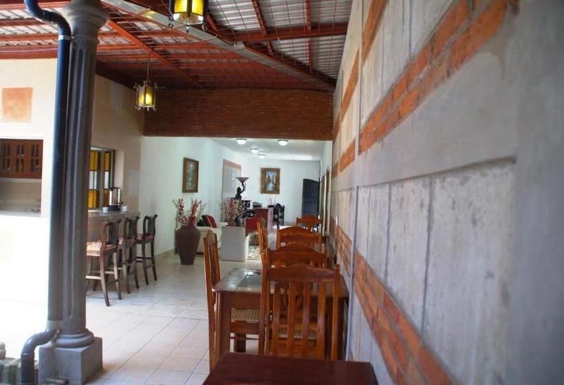 هاستل Hostal Casa San Miguel