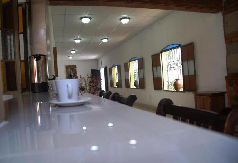 هاستل Hostal Casa San Miguel