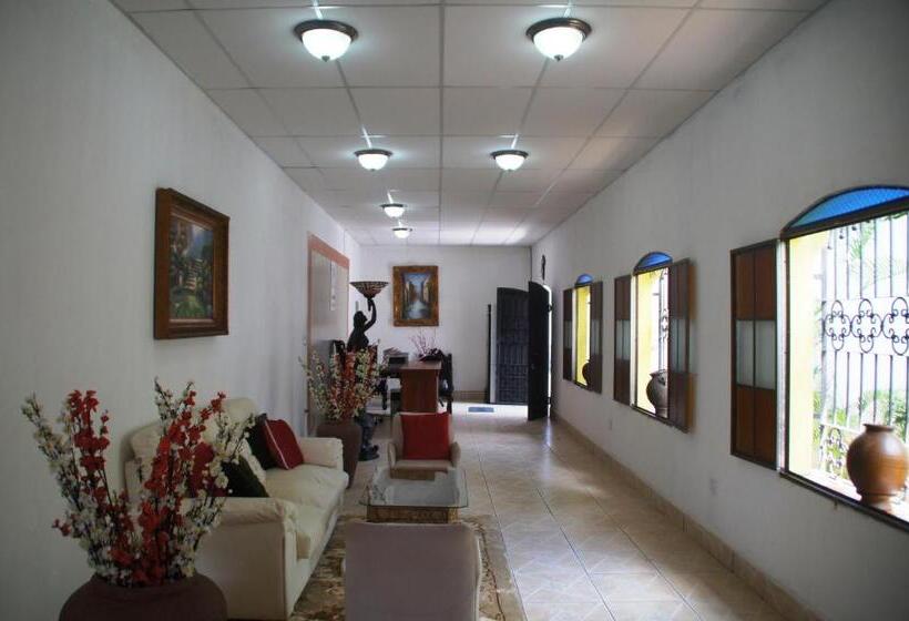 هاستل Hostal Casa San Miguel