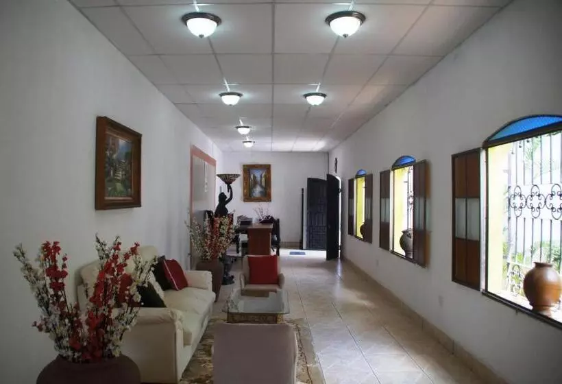 هاستل Hostal Casa San Miguel