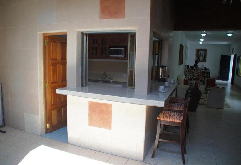 هاستل Hostal Casa San Miguel