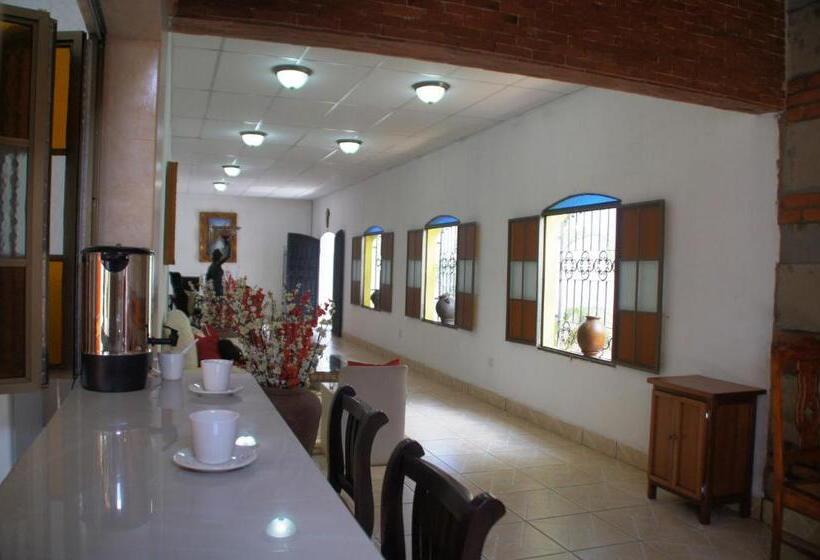 هاستل Hostal Casa San Miguel