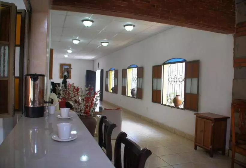 هاستل Hostal Casa San Miguel
