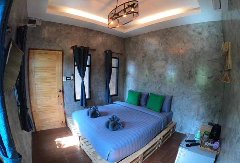 هاستل Samed Big Whale