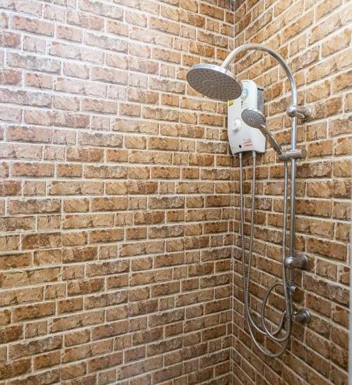 هاستل Samed Big Whale