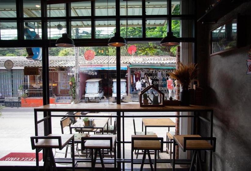 هاستل Samed Big Whale