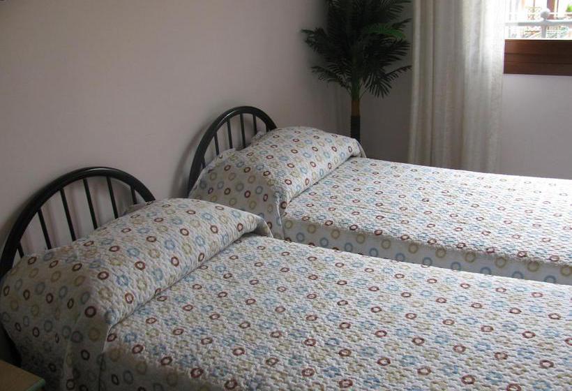 ベッドアンドブレックファースト The Caponi Bros