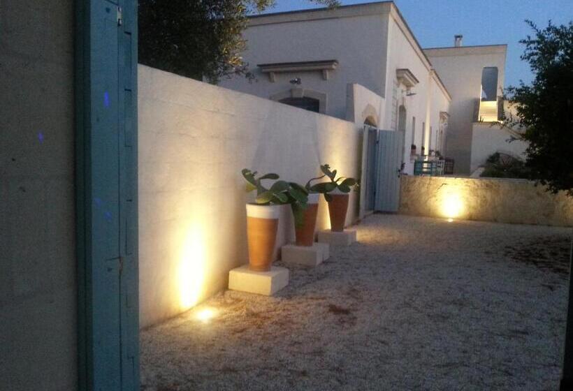 تختخواب و صبحانه The Proud Garden