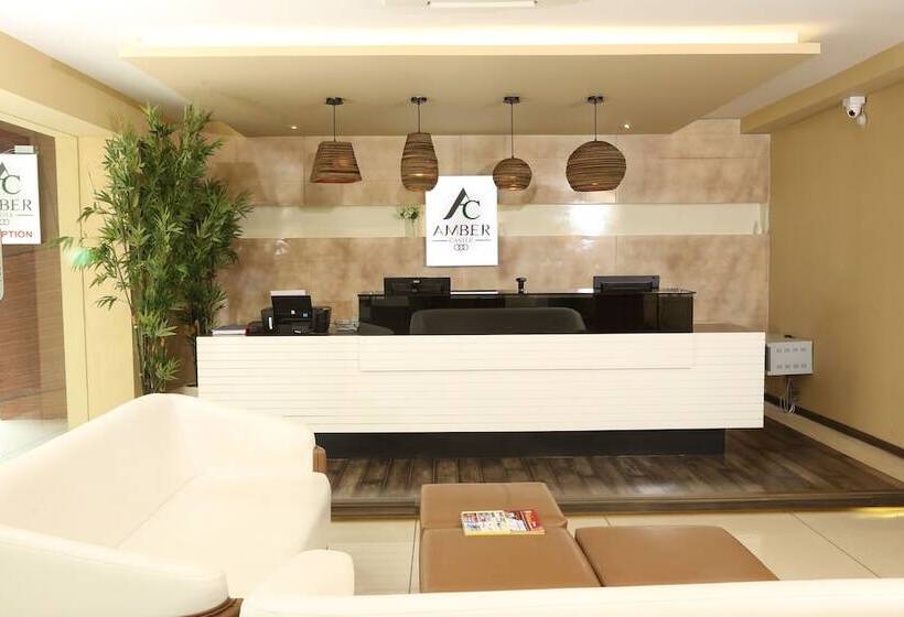 Отель Amber Castle