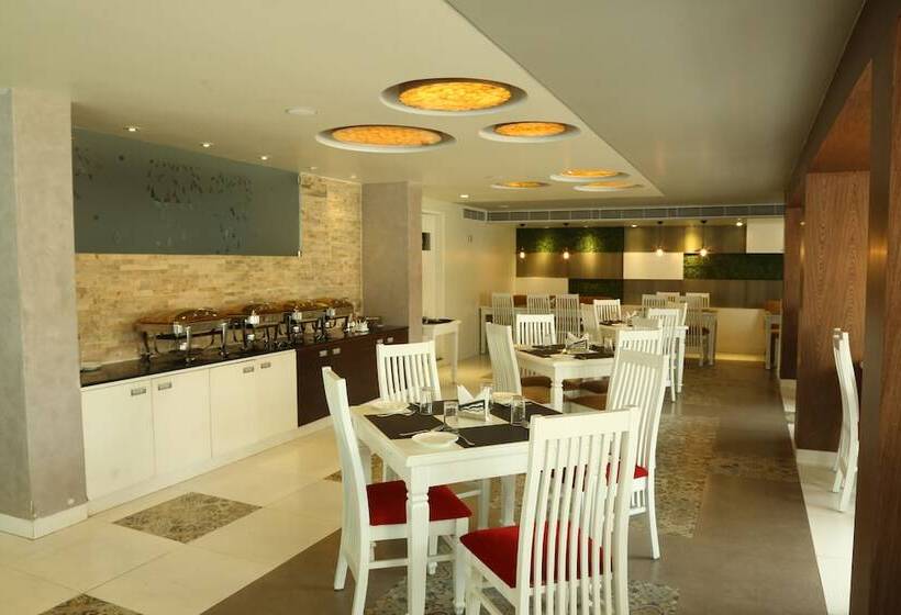 Отель Amber Castle