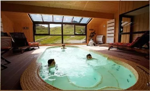 Hotelli Hôtel Les Skieurs