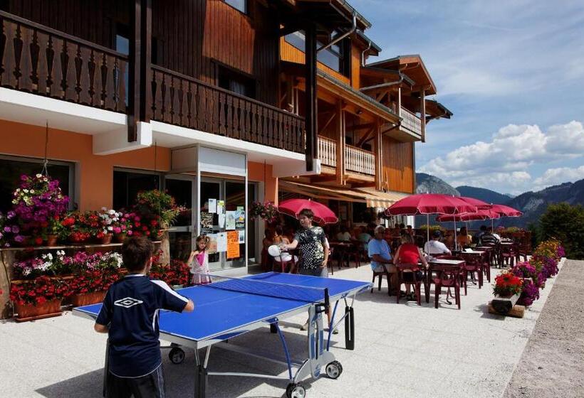 Отель Hôtel Les Skieurs