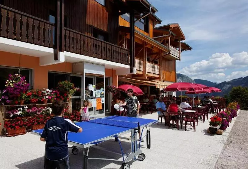 Hotelli Hôtel Les Skieurs