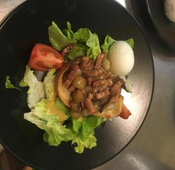 Отель Hôtel Les Skieurs