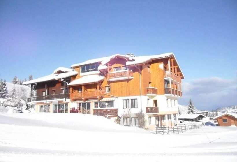 Отель Hôtel Les Skieurs