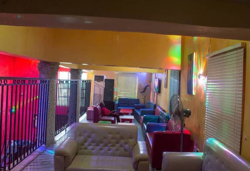 هتل Keves Inn And Suites