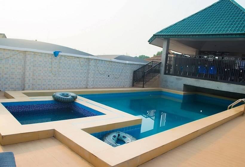 هتل Keves Inn And Suites