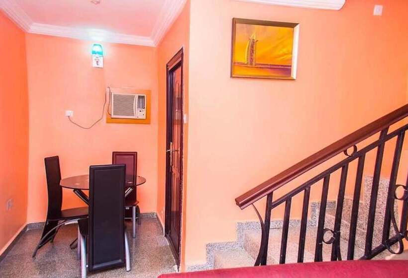 هتل Keves Inn And Suites