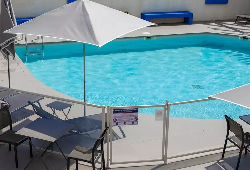 Hotelli Le Bleu Marine