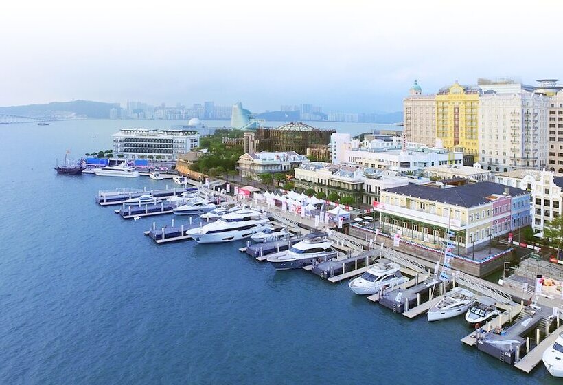 هتل Legend Palace