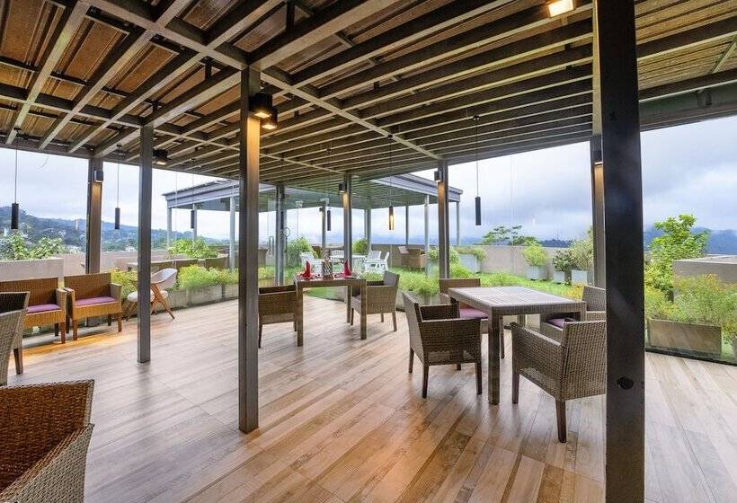 Hotel Skyloft Kandy By Aaradhya