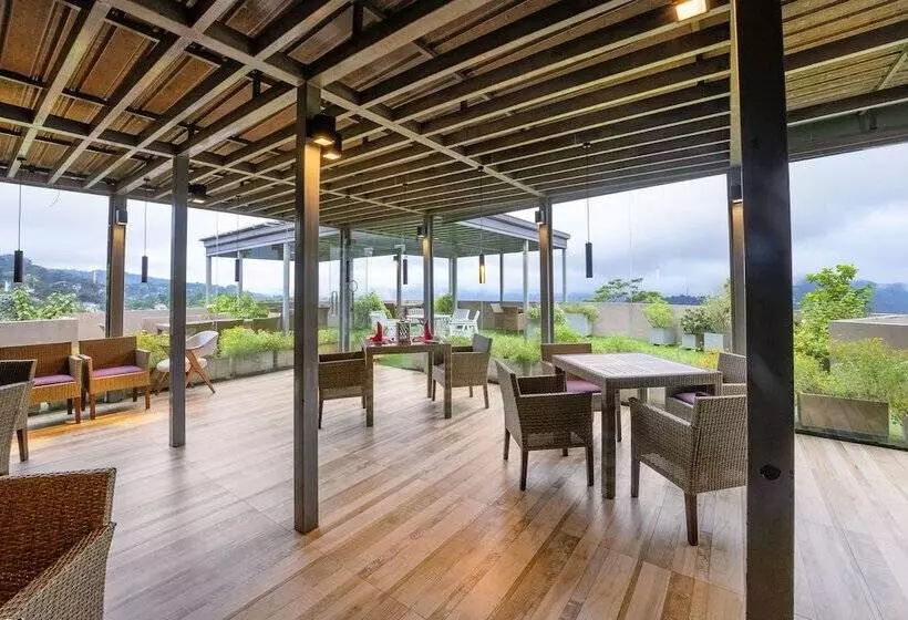 Hotel Skyloft Kandy By Aaradhya