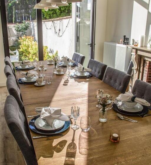 تختخواب و صبحانه The Hamptons Boutique