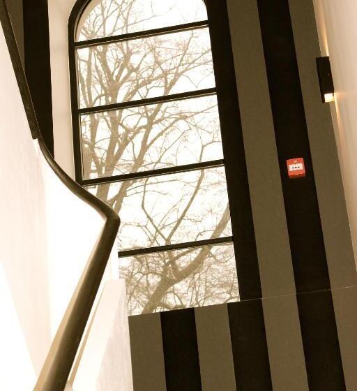 تختخواب و صبحانه The Hamptons Boutique