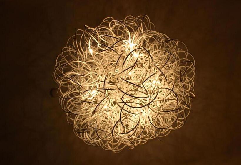 تختخواب و صبحانه The Hamptons Boutique