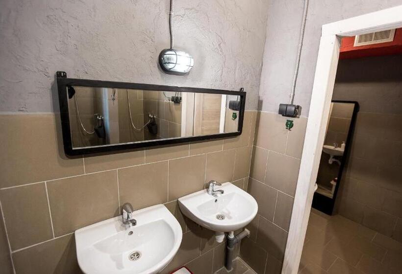 فندق صغير Lviv Loft Prison