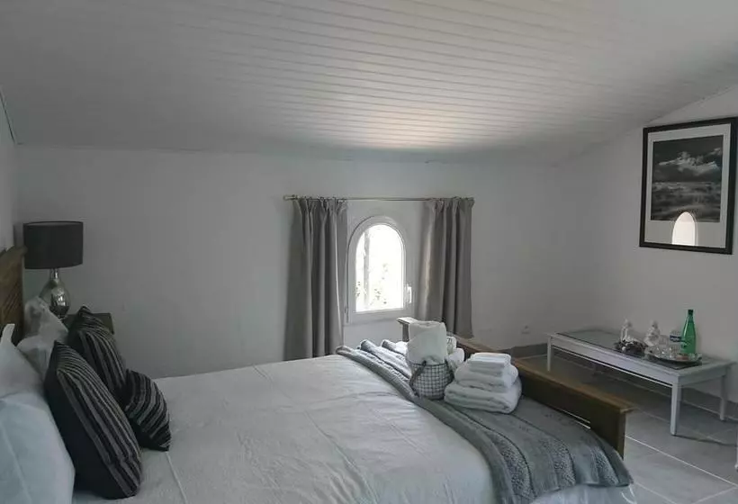 تختخواب و صبحانه La Villa Blanc