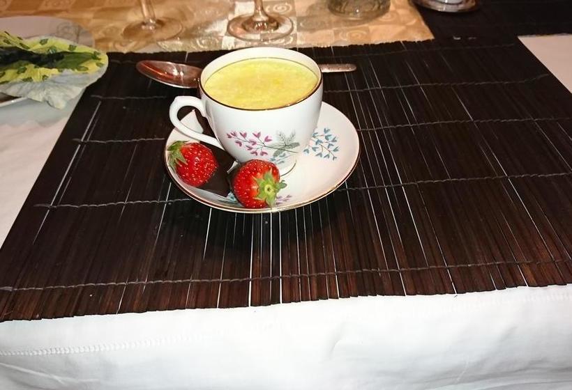 住宿加早餐  La Villa Blanc