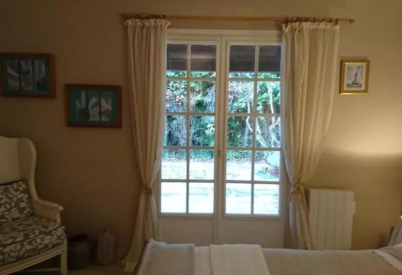 تختخواب و صبحانه La Villa Blanc