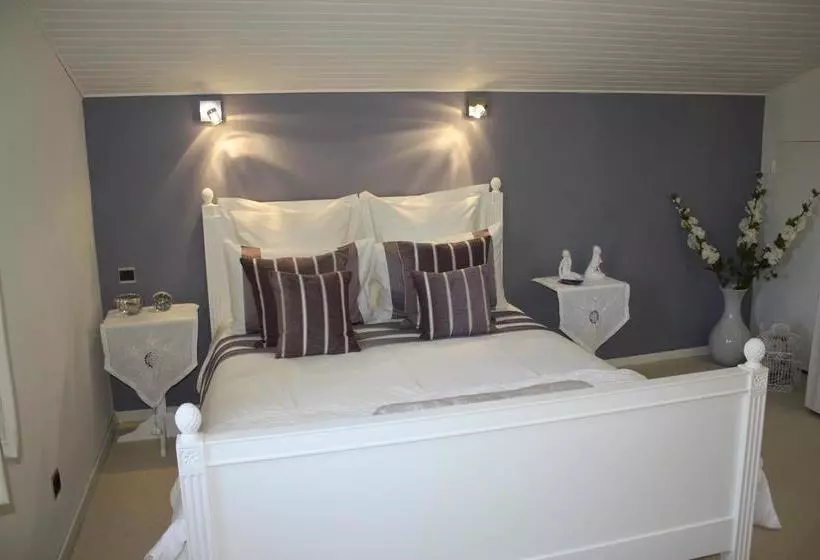 تختخواب و صبحانه La Villa Blanc