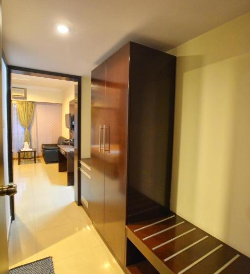 Hotel Grand Maurya Resort