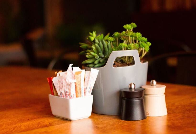 ホテル Neighbourgood Castle