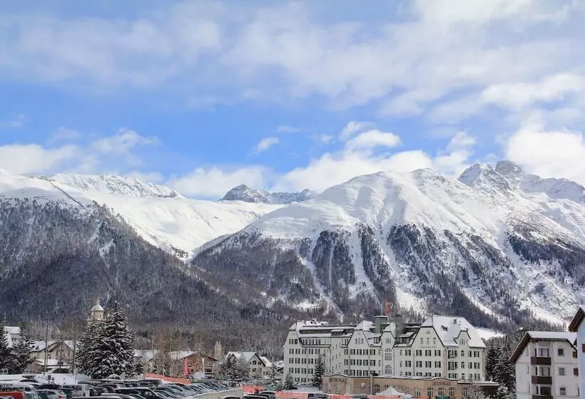 Hotelli Ino Petit Chalet