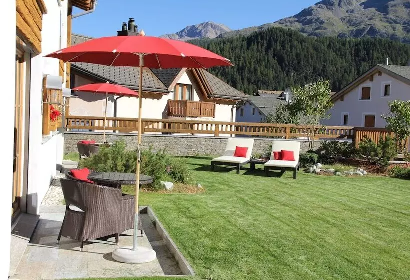 Hotelli Ino Petit Chalet