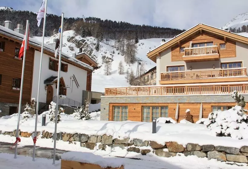 Hotelli Ino Petit Chalet
