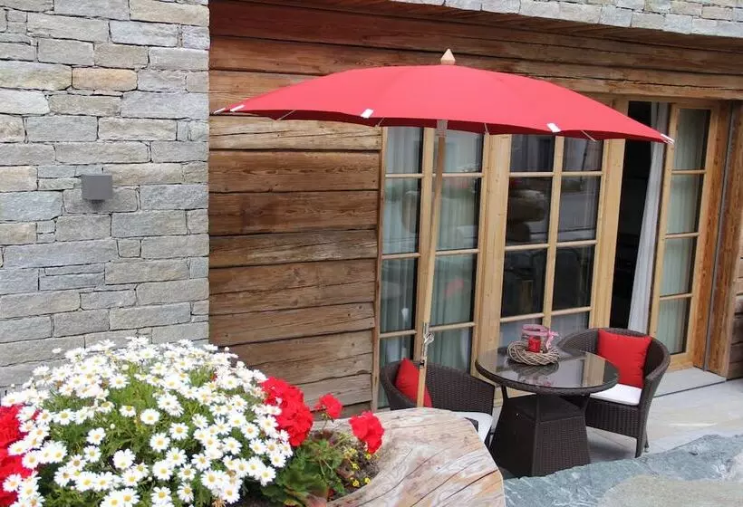 Hotelli Ino Petit Chalet