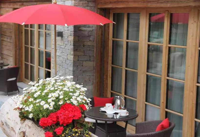 Hotelli Ino Petit Chalet