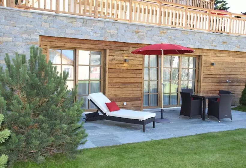 Hotelli Ino Petit Chalet