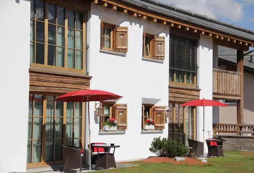 Hotelli Ino Petit Chalet